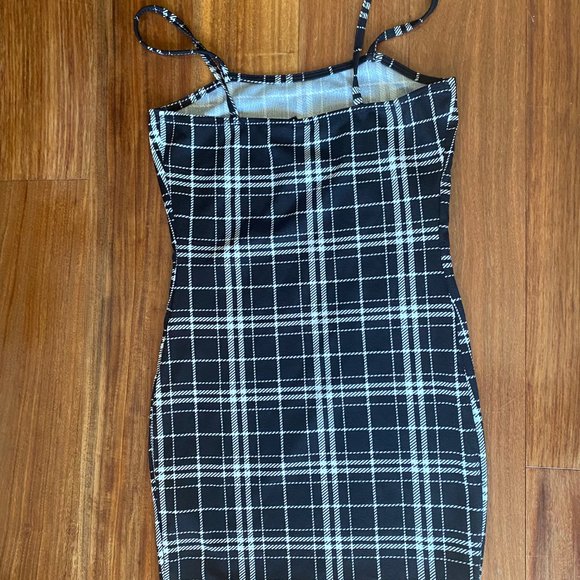 plaid black & white mini dress - Picture 3 of 3